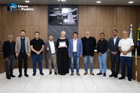 Câmara Municipal homenageia Melina Torres, servidora dedicada aos Correios