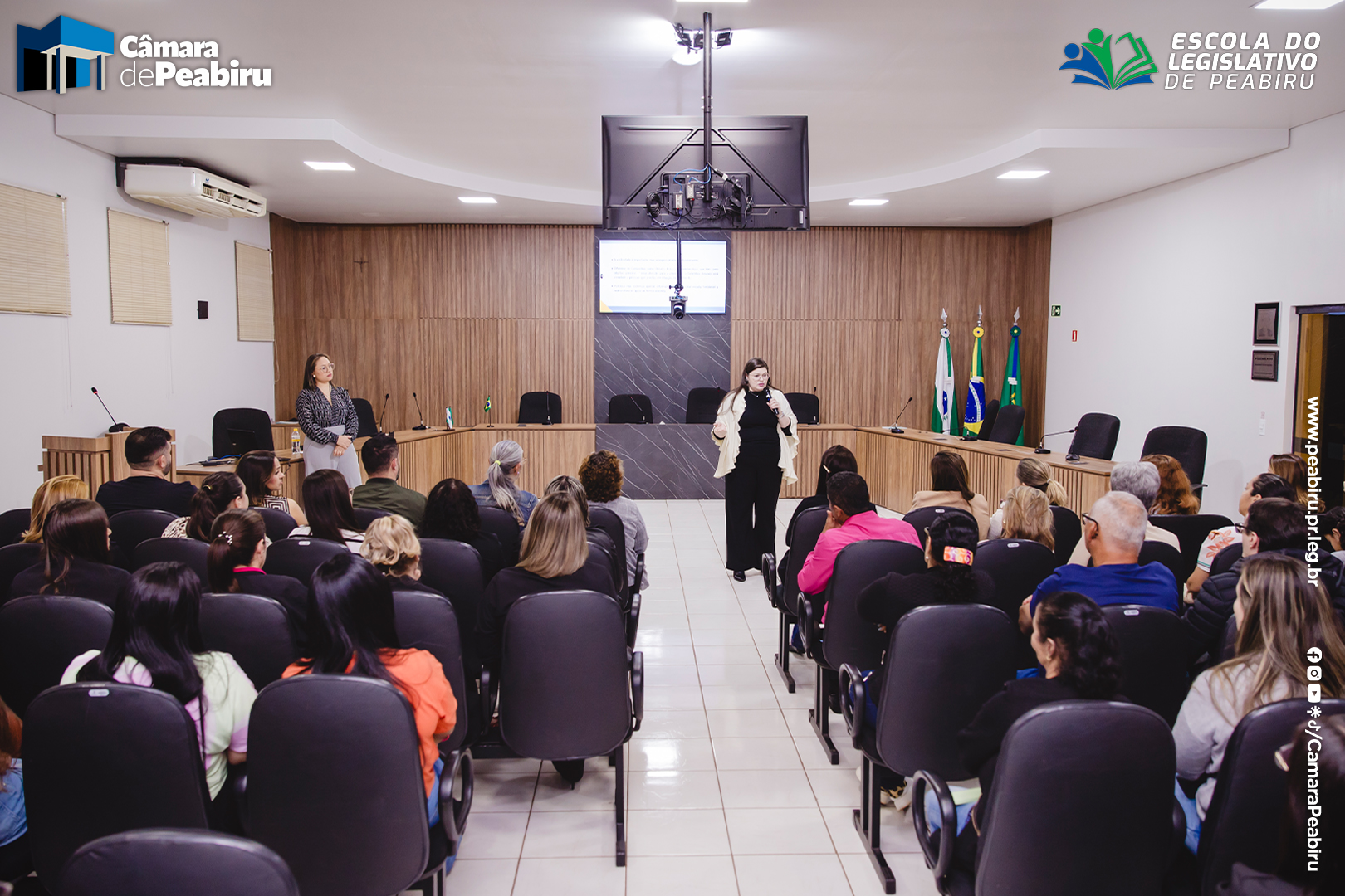 Casa Cheia, Corações Abertos: Palestra sobre Saúde Mental Lota a Câmara de Peabiru e Demonstra o Poder da Acolhida em Rede